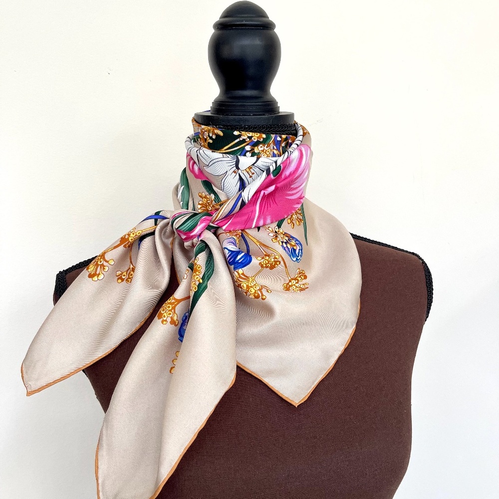 NWT Salvatore Ferragamo Floral Garden Beige Silk Scarf - Picture 11 of 14